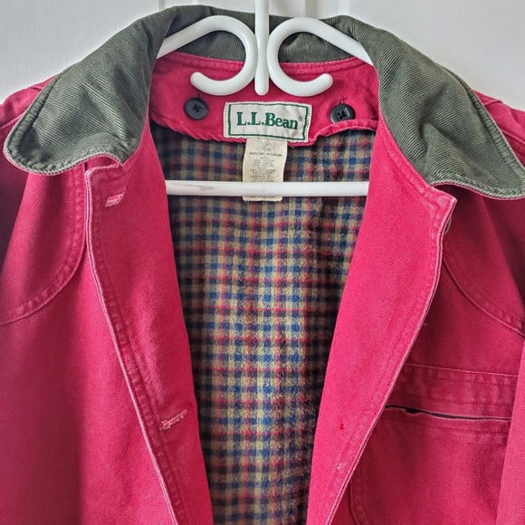 LL Bean Insulated Chore Coat. Cranberry. Medium - Picture 3 of 6